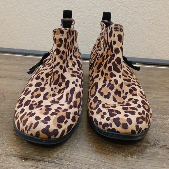 Dr. Scholl's Leopard Print Side Zip Booties Size 8 - Picture 8 of 8